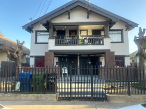 Building Photo - 322 W 52nd St