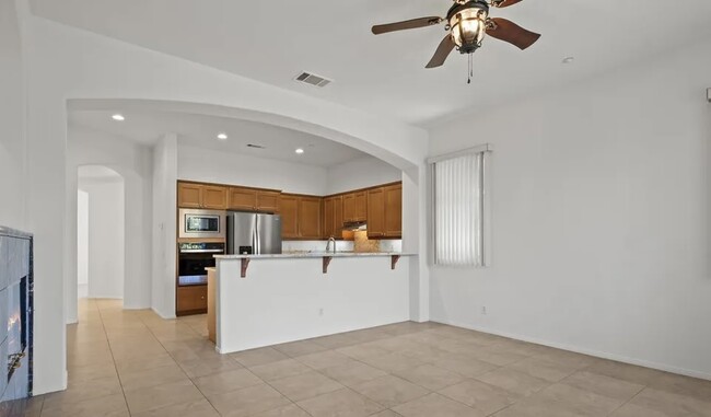 Kitchen - 64 Vista Mirage Way