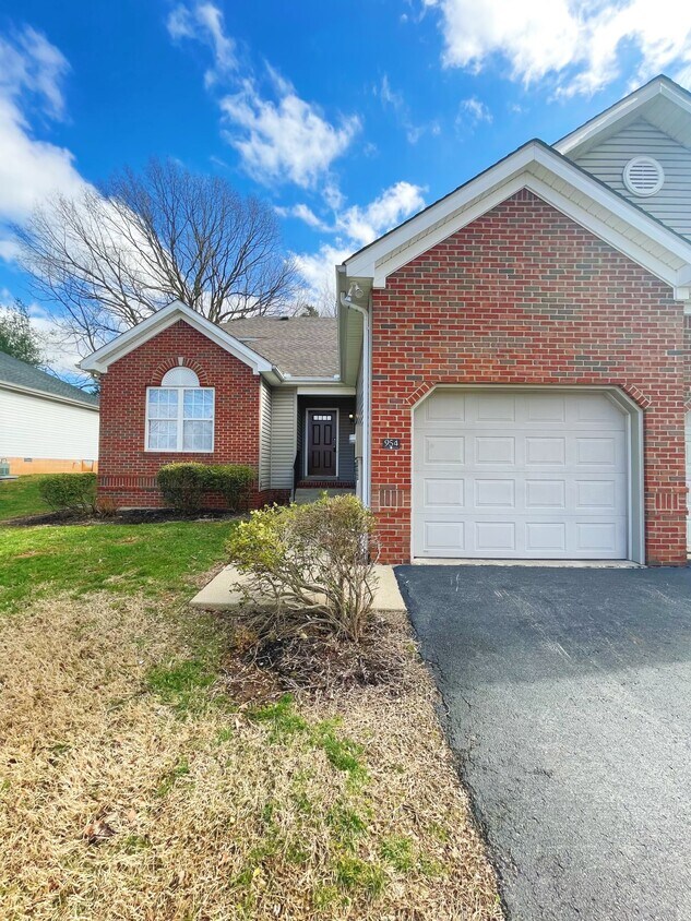 Foto principal - 954 Riverbend St