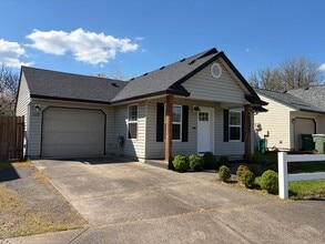 Building Photo - 1335 Creekside Ln