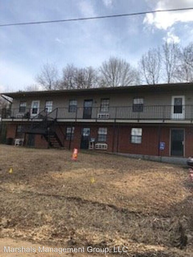 Primary Photo - 405 Chateau St