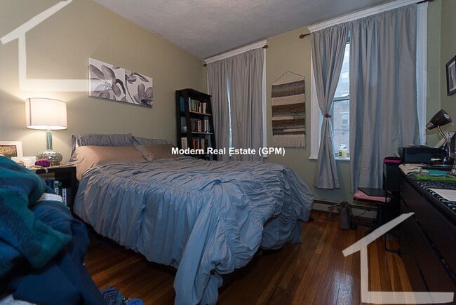Foto del edificio - Check out this 2 bed 1 bath in Brighton...