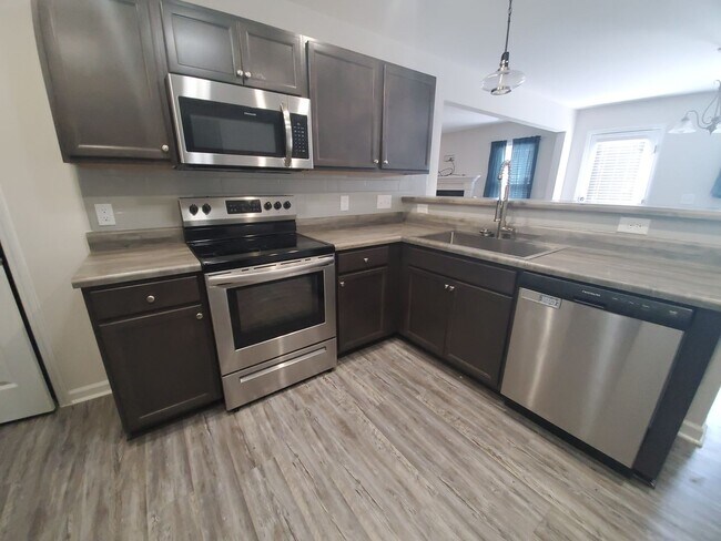 Foto del edificio - 270 Angel Oak Dr