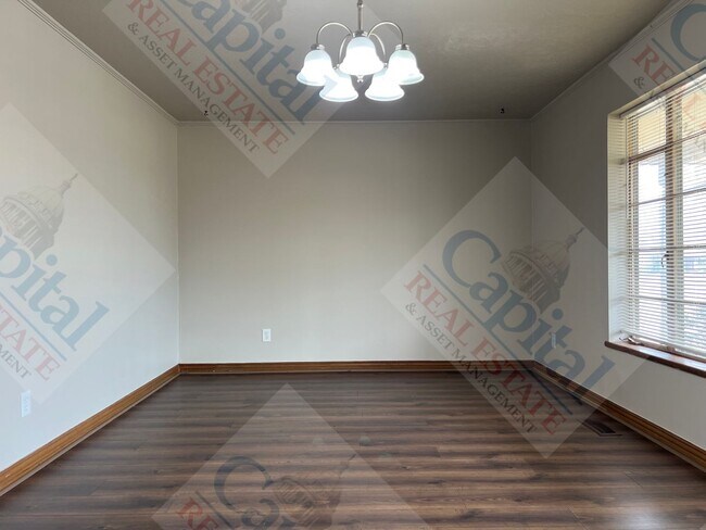 Foto del edificio - Spacious Home With Classic Charm