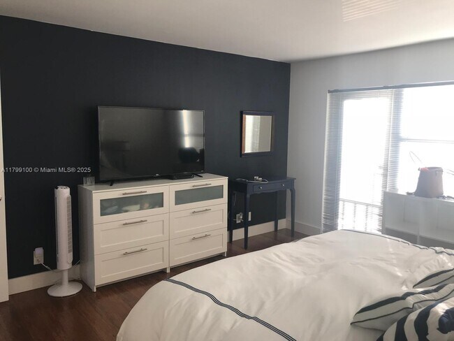 Foto del edificio - 4900 N Ocean Blvd