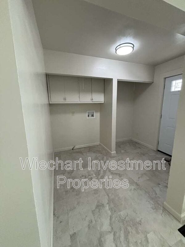 Building Photo - 307 E Auglaize St