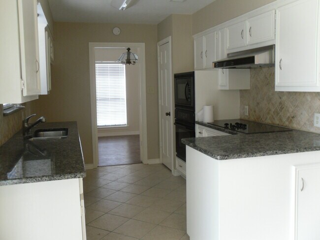 Foto del edificio - 17241 Marianne Cir