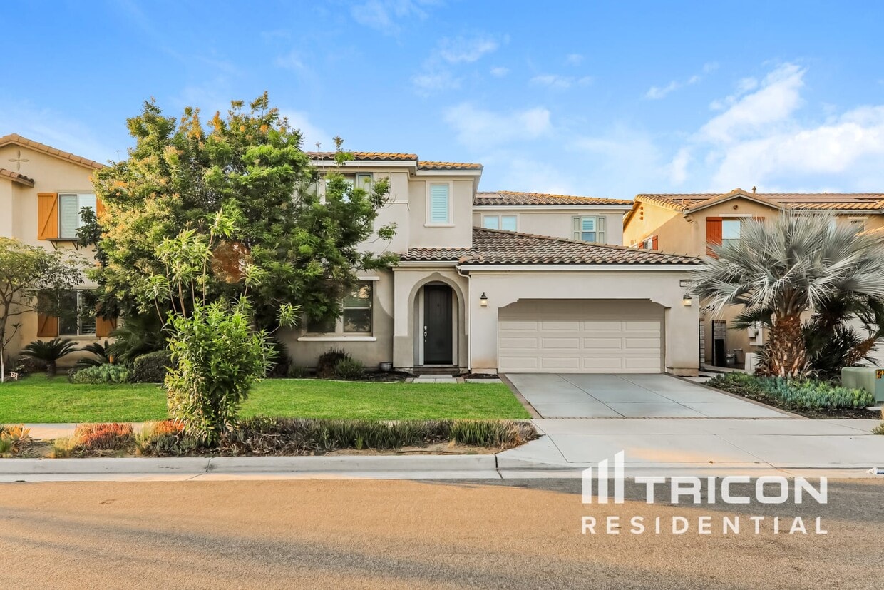Primary Photo - 13324 Cactus Flower St