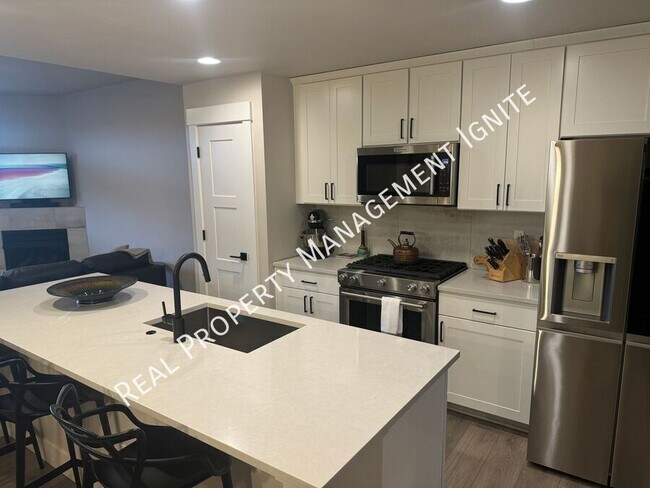 Foto del edificio - 63101 Boyd Acres Rd