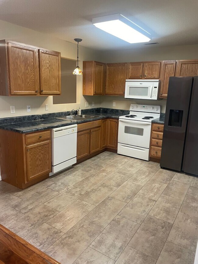 Foto del edificio - Knoxville 37912 - 2 bedroom 2 bath condo -...
