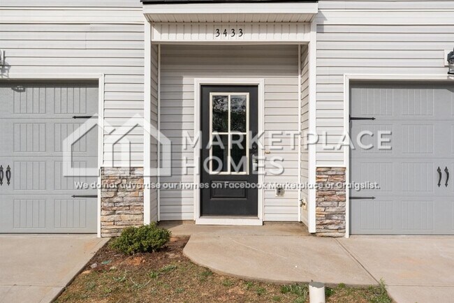 Foto del edificio - 3433 Briar Rose Ct