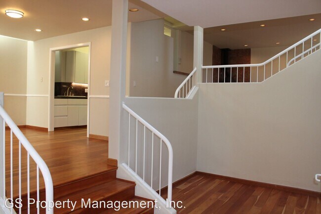 Building Photo - 4 br, 2.5 bath House - 640 Hillcrest Way