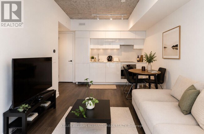 Photo du bâtiment - 185 Roehampton Ave