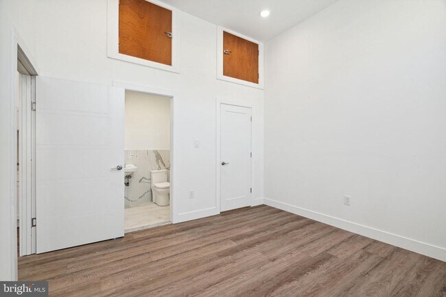 Foto del edificio - 5164 Ridge Ave