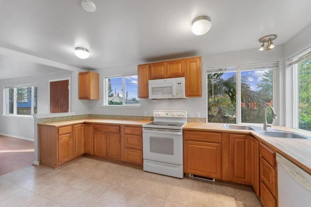 Foto del edificio - 2 bedroom in Seattle WA 98118