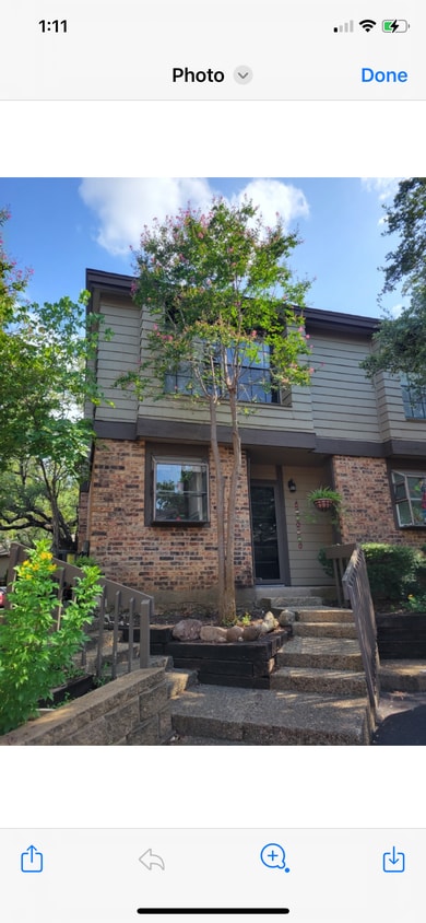 Front entry - 11815 Vance Jackson Rd