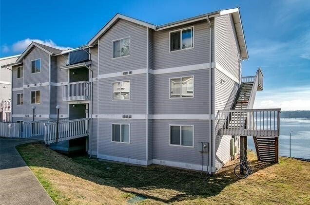 Foto del edificio - STUNNING WATER VIEW - Bremerton Condo