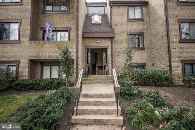 Foto del edificio - 1645 Parkcrest Cir