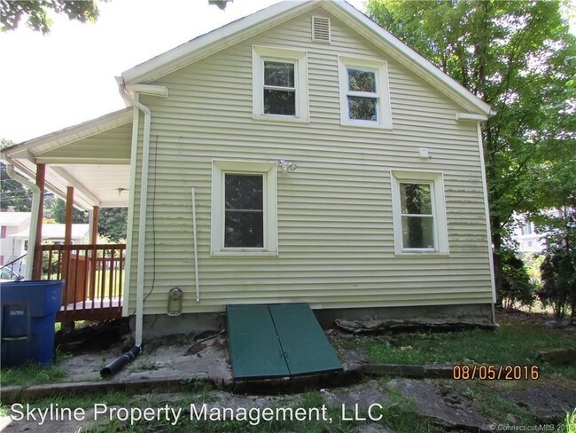 Building Photo - 116 Rosette St