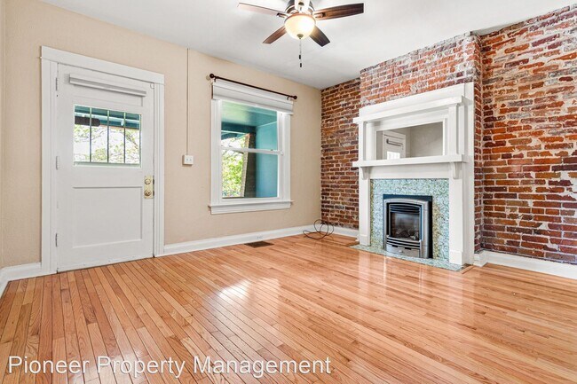 Foto del edificio - 1 br, 1 bath House - 2437 W. Dunkeld Pl.