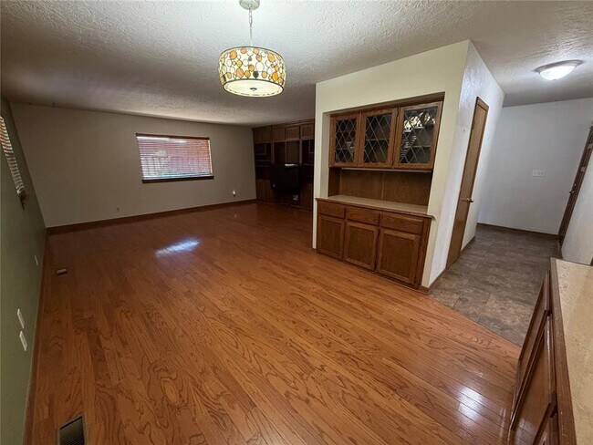 Foto del edificio - 2517 Chateau Dr