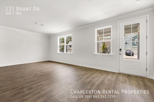 Foto del edificio - 133 Brant Drive