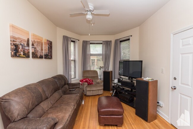Foto del edificio - 854 W Buckingham Pl