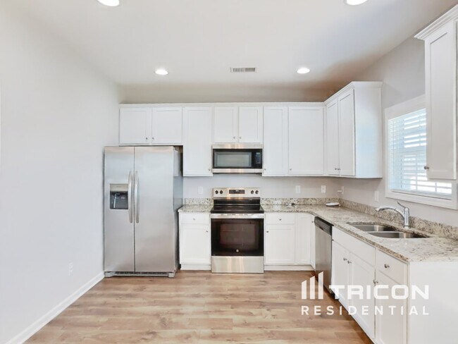 Foto del edificio - 917 Stokewood Pl