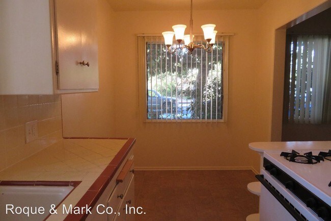Building Photo - 1 br, 1 bath Apartment - 1208 Broadway