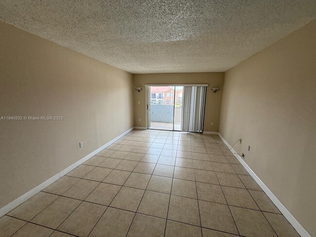 Building Photo - 1725 W 60th St