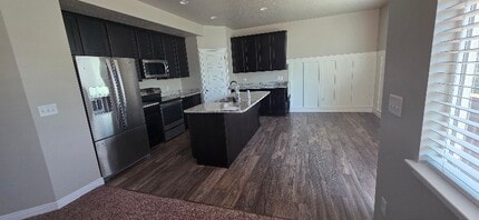 Building Photo - 14313 Meadow Rose Dr