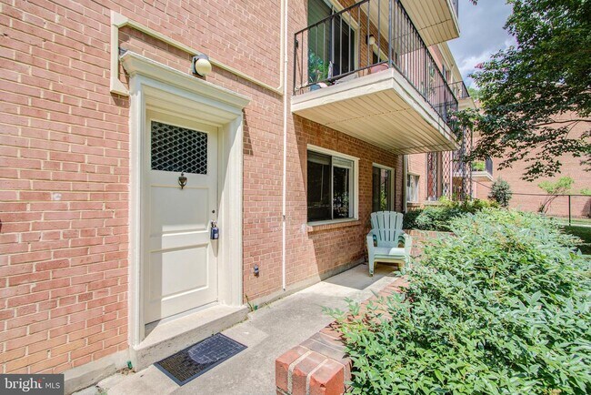 Foto del edificio - 10620 Weymouth St