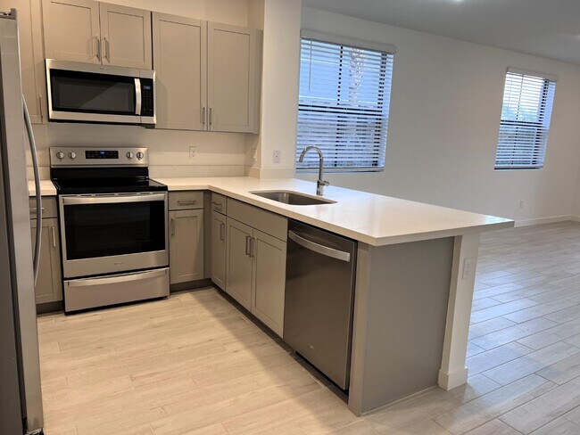Foto del edificio - 150 SE 5th Ct