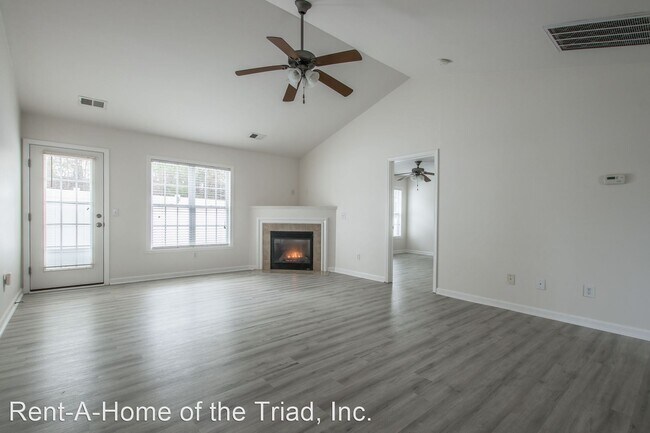 Foto del edificio - 3 br, 2 bath House - 5622 Roundup Circle