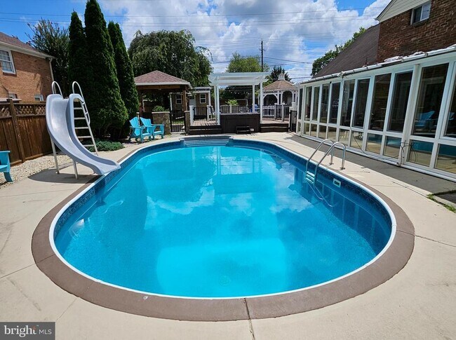 Foto del edificio - 8001 Postoak Rd