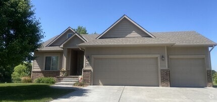 Building Photo - 946 Threewood Ct