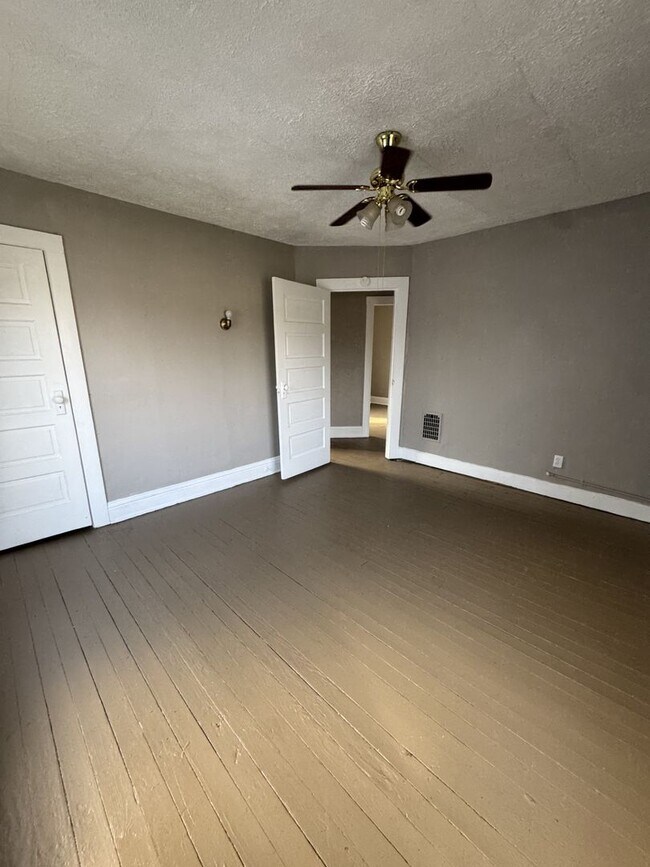 Foto del edificio - Welcome to this charming 3-bedroom, 2-bathroom home located in the heart of Springfield, OH+