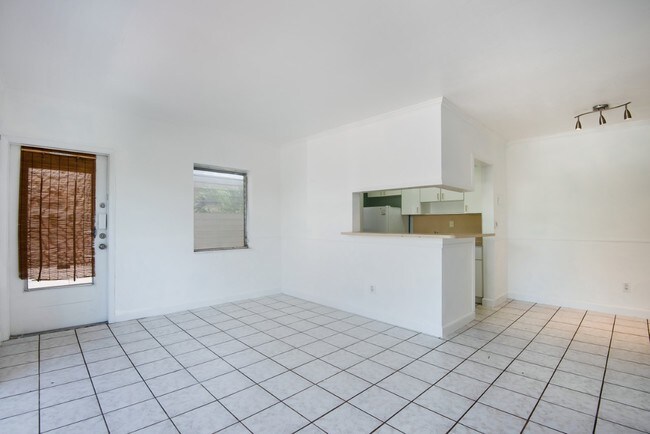 LIVING ROOM/DINNING AREA - 719 Euclid Ave