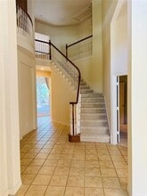 Building Photo - 4000 Kenwood Dr