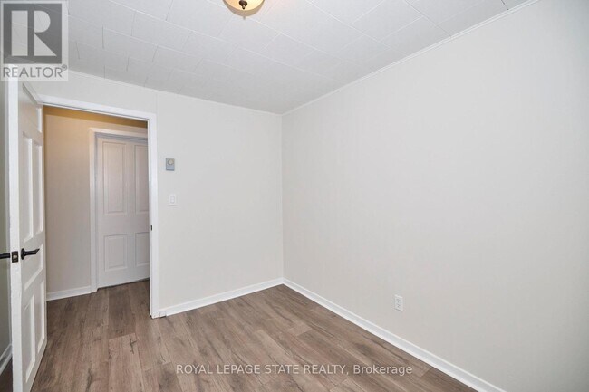 Photo du bâtiment - 33 Lock St