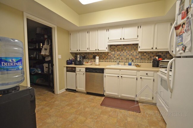 Building Photo - 1702 Ventura Pl