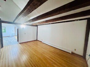 Building Photo - 156 Main St