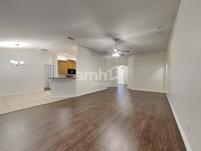 Building Photo - 11670 Deep Springs Dr N