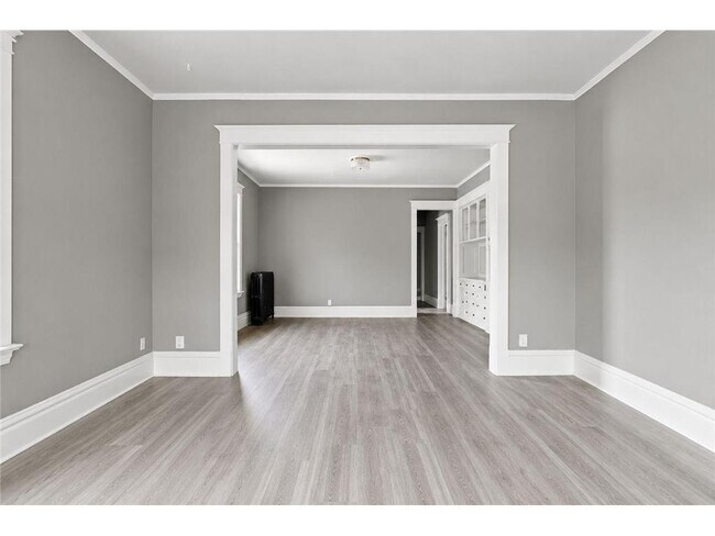 Foto del edificio - 2401 Harriet Ave