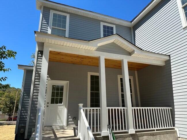 Building Photo - 1209 Kiefer Creek Rd