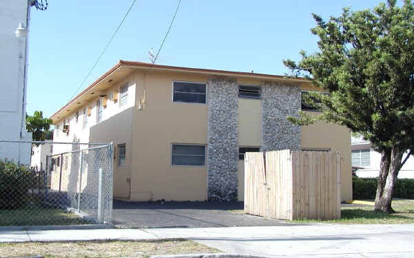 Building Photo - 1146 NW 4th St