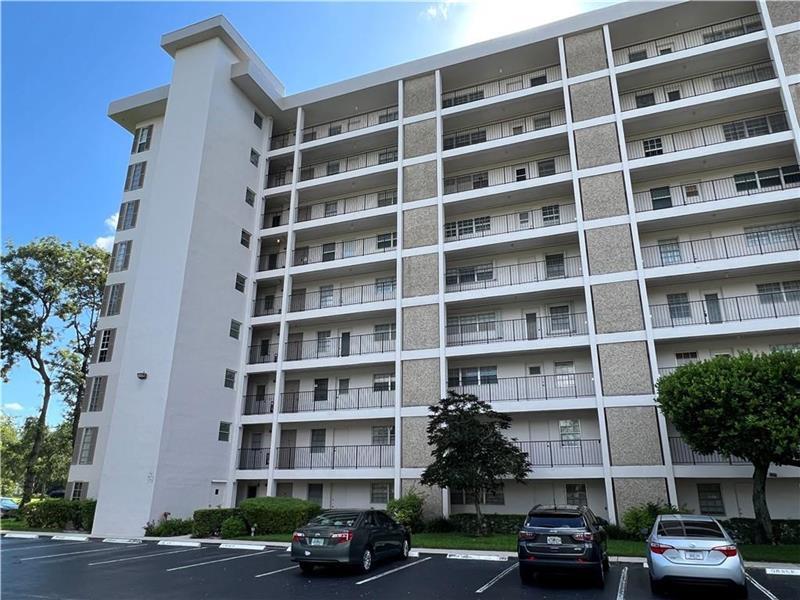 3300 N Palm Aire Dr Unit 110, Pompano Beach, FL 33069 Condo for Rent