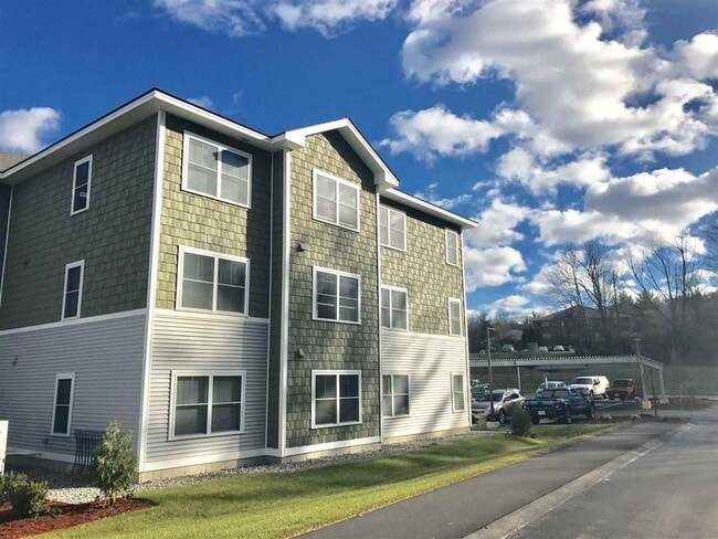 Building Photo - 52 E Ridge Dr