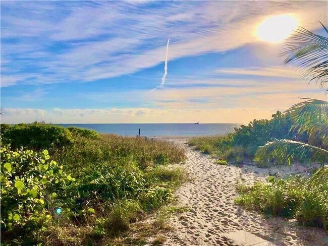 Foto del edificio - 5200 N Ocean Blvd