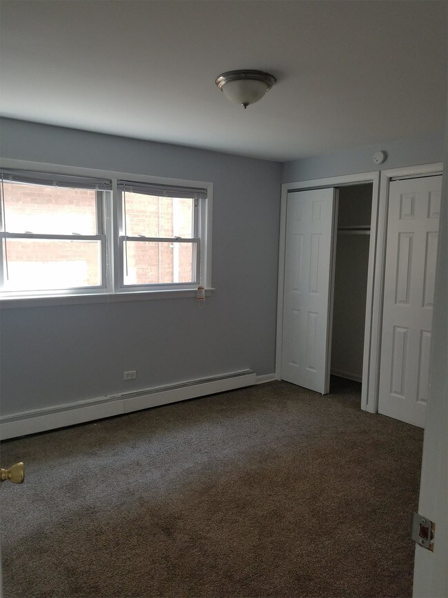 Building Photo - 13814 S Wentworth Ave